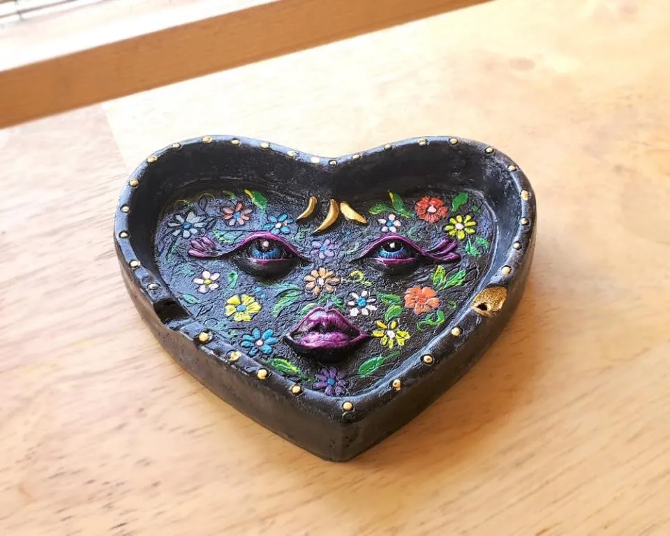 Ashtray - Floral Heart Face Flat