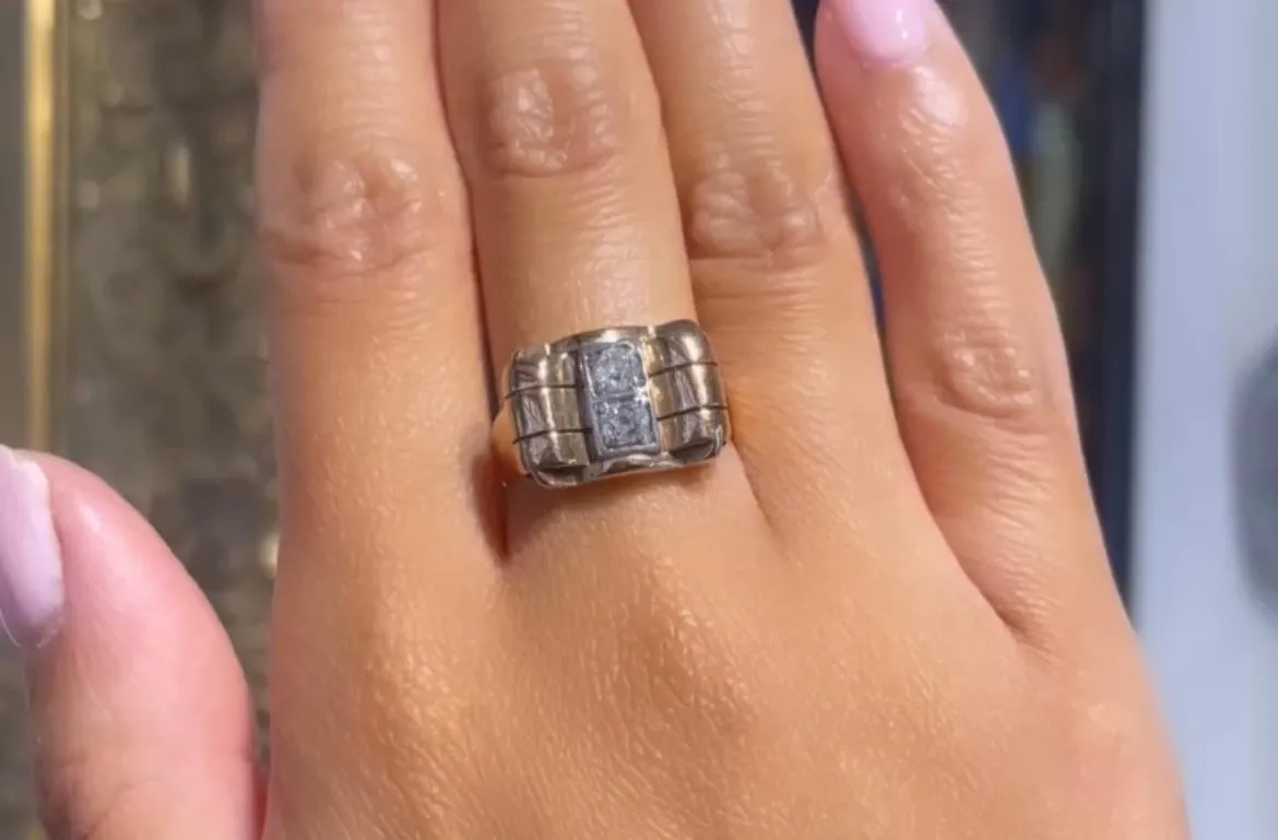 Retro gold ring with old cut diamonds