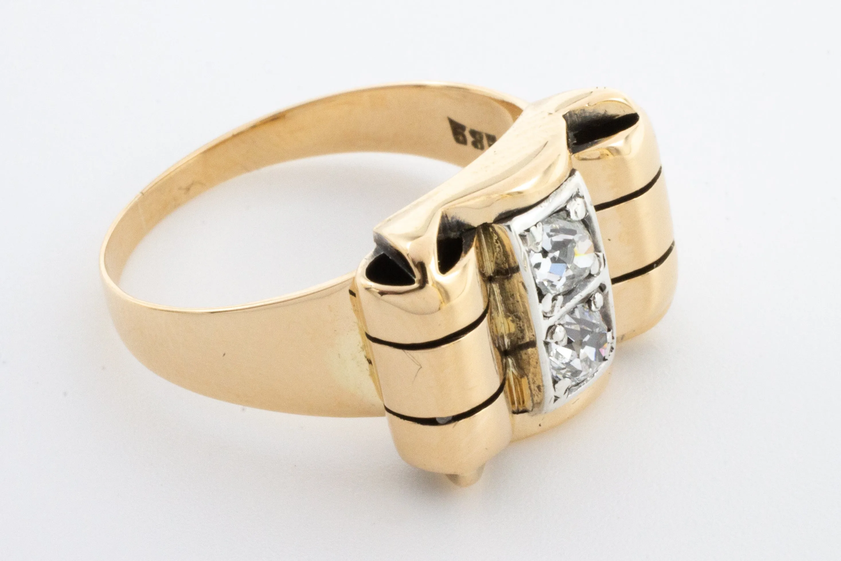 Retro gold ring with old cut diamonds