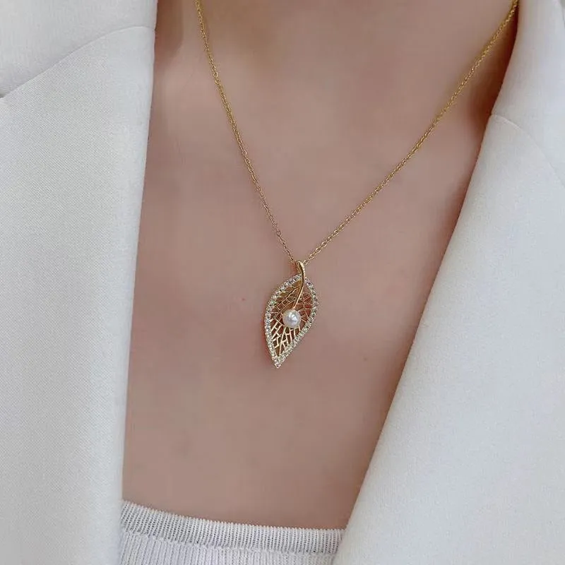 Summer Light Luxury High End Leaf Necklace